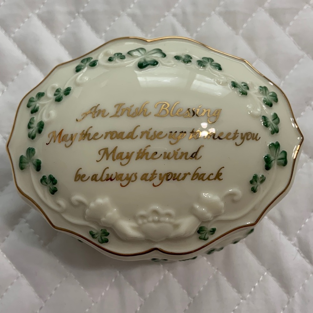 Irish music box. Plays when Irish eyes are smiling. In excellent condition.
